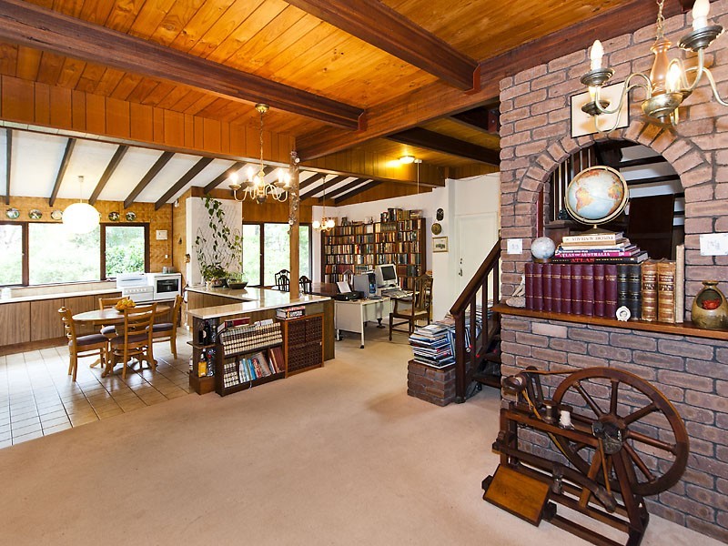 96 Mundaring Weir Road, Kalamunda WA 6076