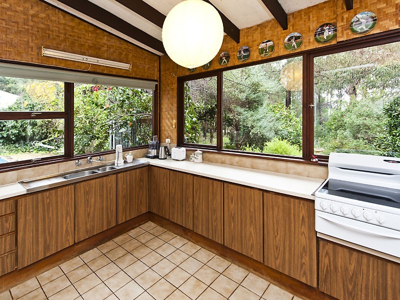 96 Mundaring Weir Road, Kalamunda WA 6076