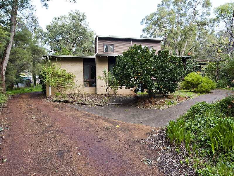 96 Mundaring Weir Road, Kalamunda WA 6076