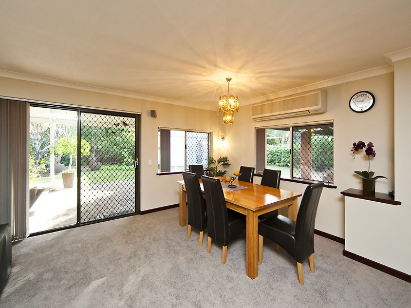 24 Curtis Street, Lesmurdie WA 6076