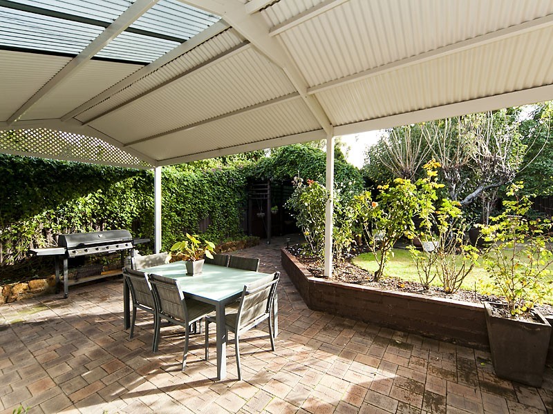 24 Curtis Street, Lesmurdie WA 6076