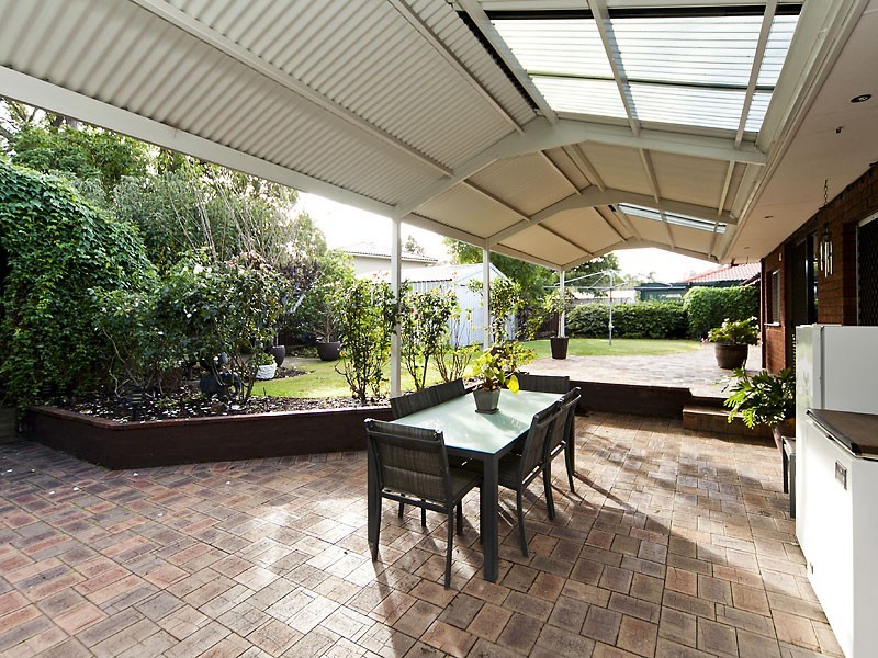 24 Curtis Street, Lesmurdie WA 6076