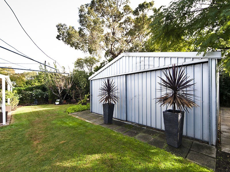 24 Curtis Street, Lesmurdie WA 6076