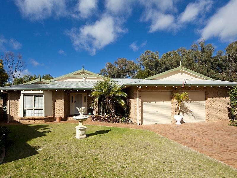 16 Settler Place, Greenmount WA 6056