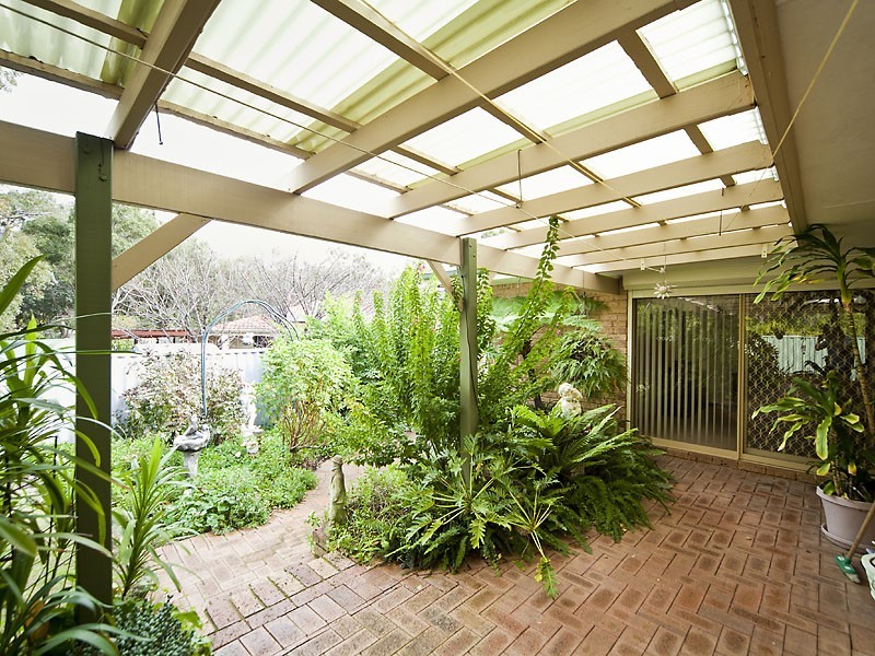 16 Settler Place, Greenmount WA 6056