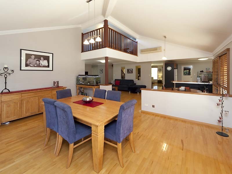 19 Maple Crescent, Helena Valley WA 6056