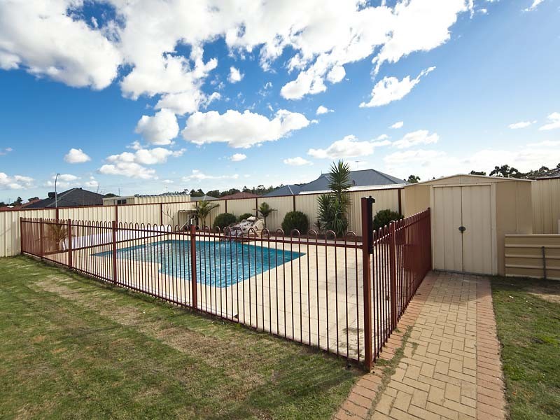 13 Nectarine Way, Forrestfield WA 6058