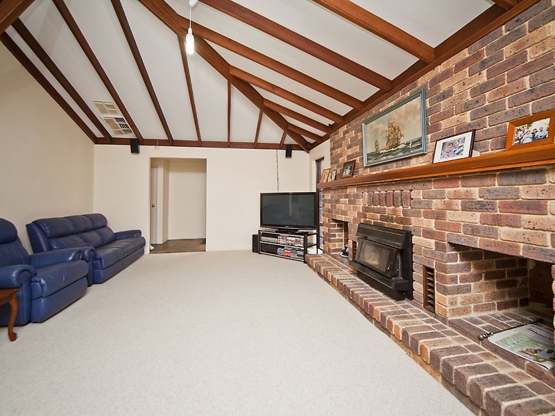 34 Canter Court, Orange Grove WA 6109