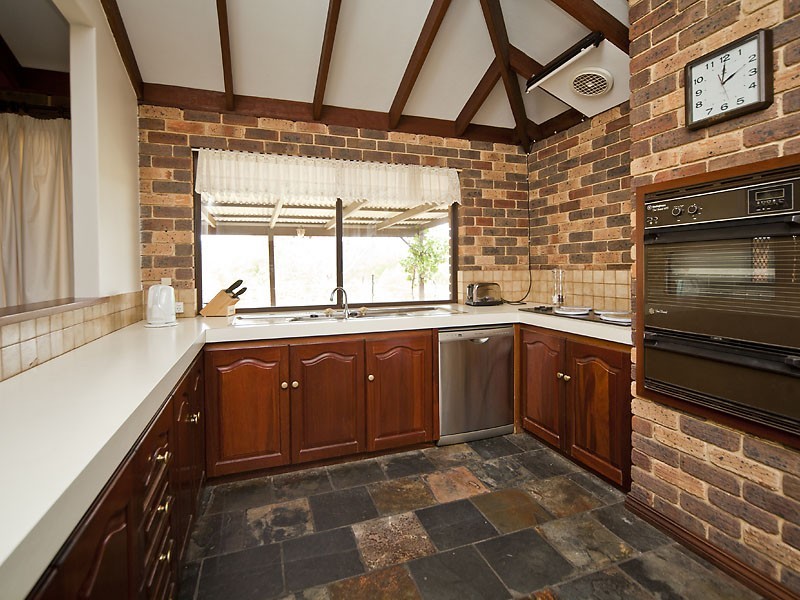 34 Canter Court, Orange Grove WA 6109