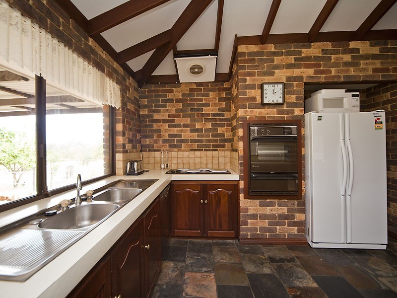 34 Canter Court, Orange Grove WA 6109