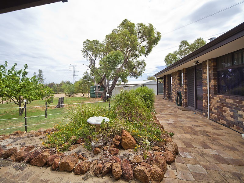 34 Canter Court, Orange Grove WA 6109