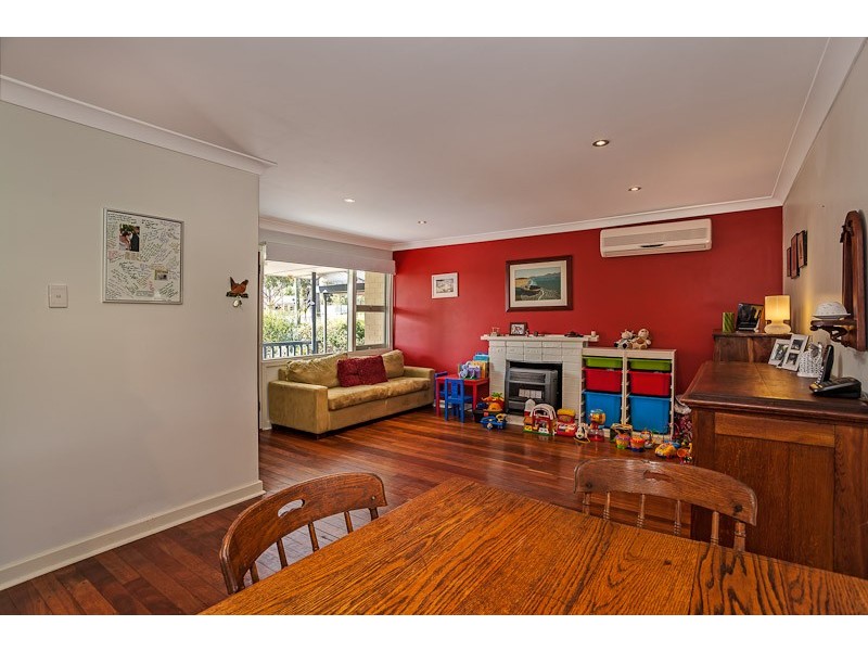 22 Wagoora Way, Koongamia WA 6056