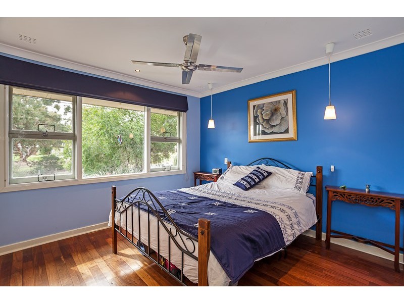 22 Wagoora Way, Koongamia WA 6056