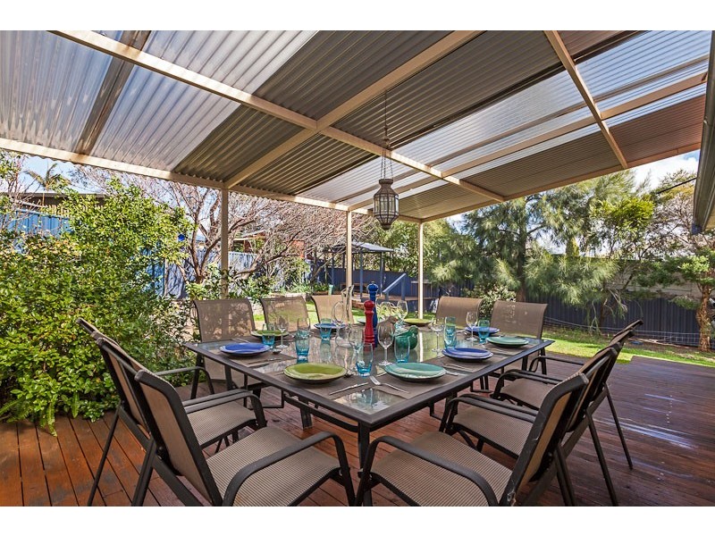 22 Wagoora Way, Koongamia WA 6056