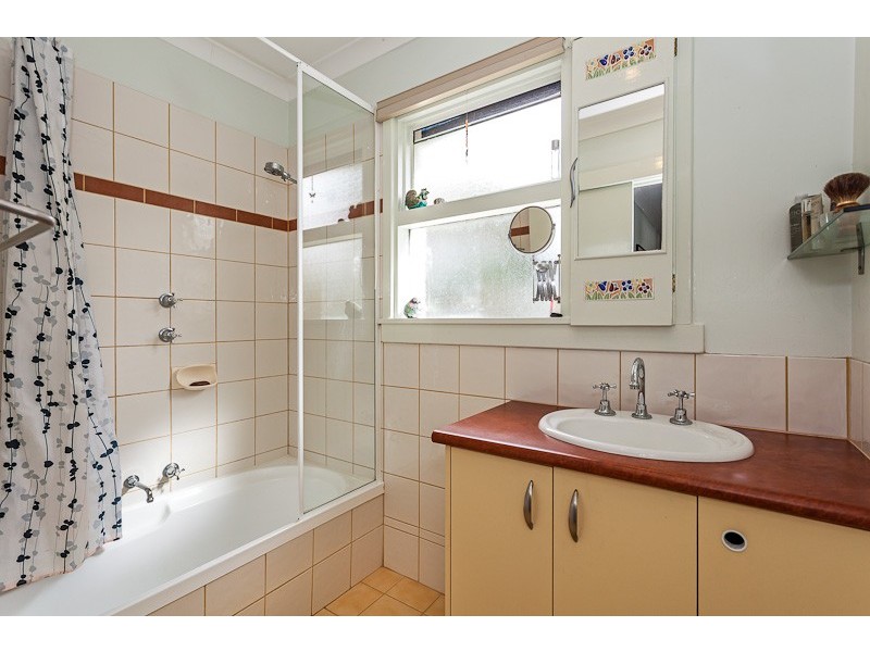 22 Wagoora Way, Koongamia WA 6056