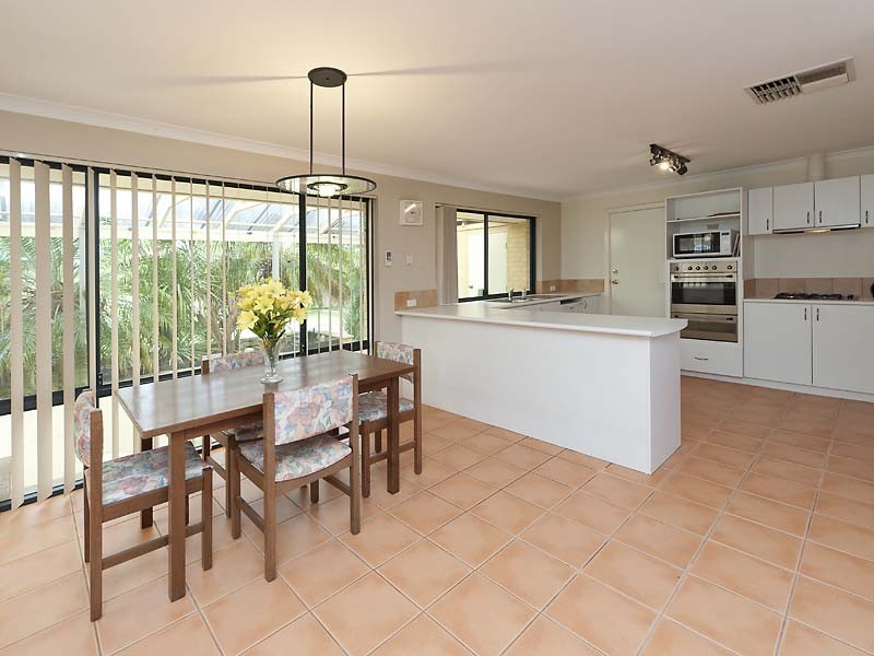 4 Betula Court, Helena Valley WA 6056