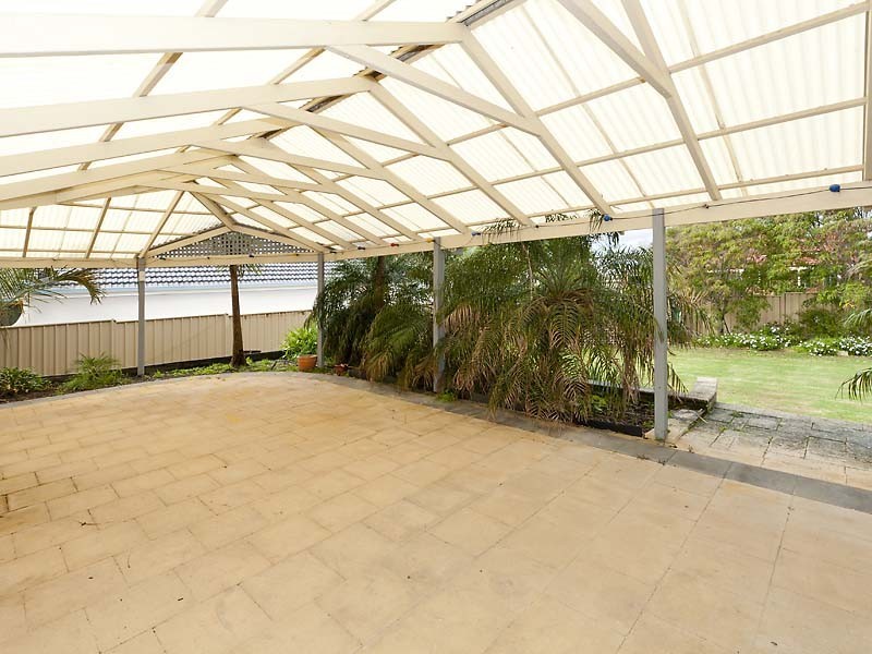 4 Betula Court, Helena Valley WA 6056