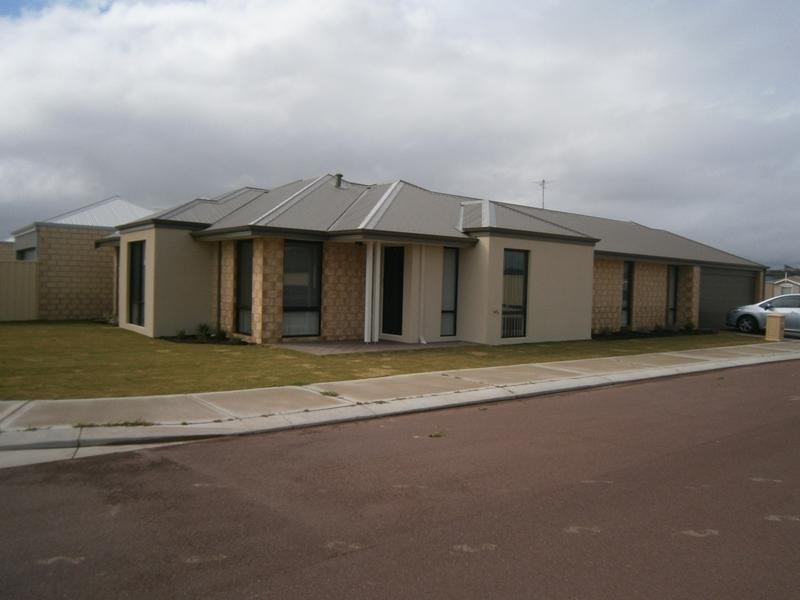 11 Seashells Crescent, Singleton WA 6175