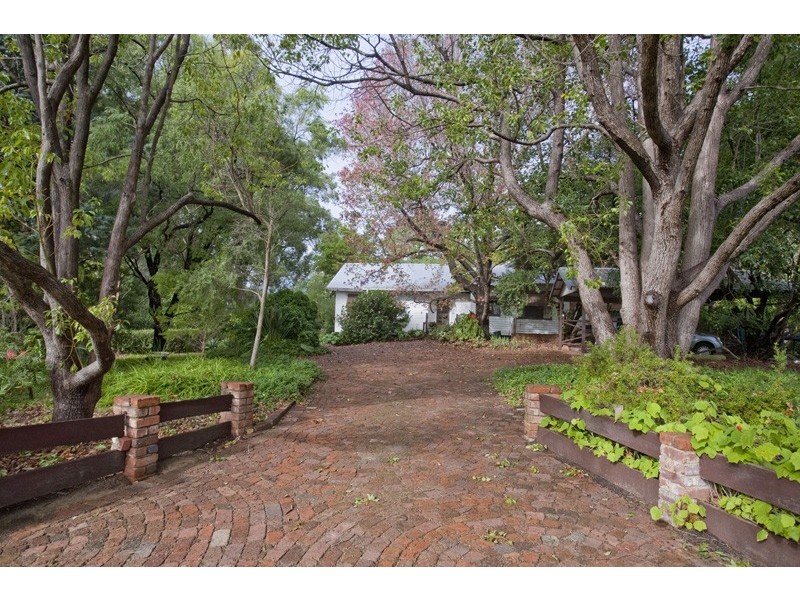 34 Mundaring Weir Road, Kalamunda WA 6076