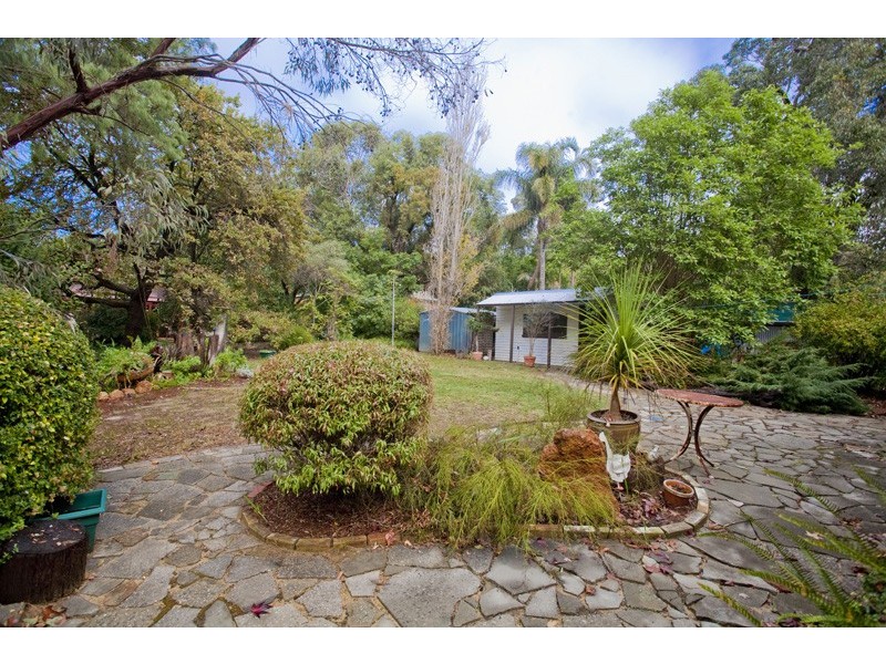 34 Mundaring Weir Road, Kalamunda WA 6076