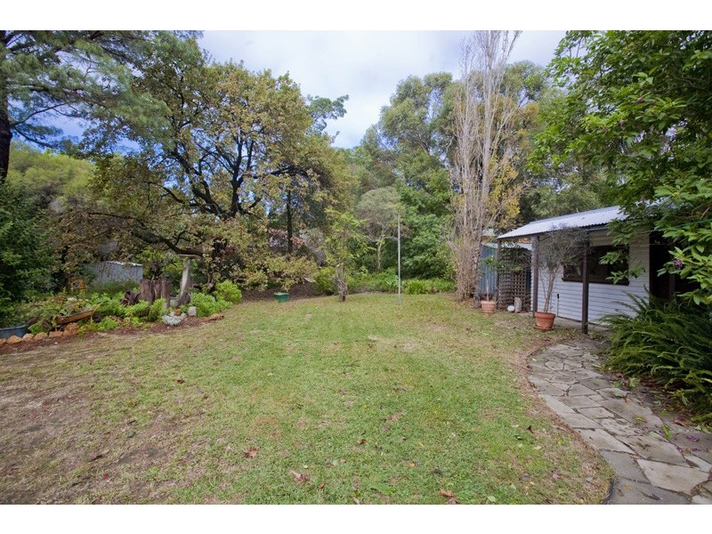 34 Mundaring Weir Road, Kalamunda WA 6076