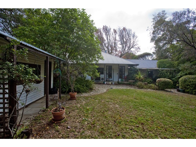 34 Mundaring Weir Road, Kalamunda WA 6076