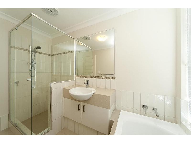 17 Pexton Drive, South Guildford WA 6055