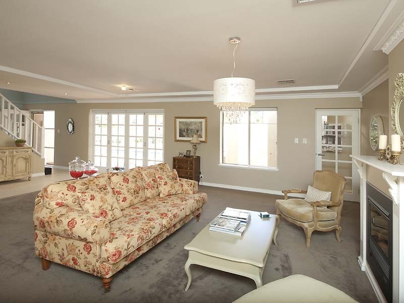 6 Scenic Drive, Maida Vale WA 6057