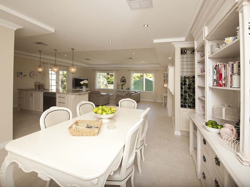 6 Scenic Drive, Maida Vale WA 6057