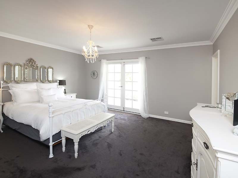 6 Scenic Drive, Maida Vale WA 6057