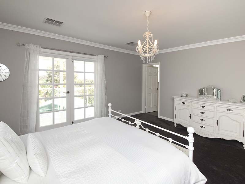 6 Scenic Drive, Maida Vale WA 6057