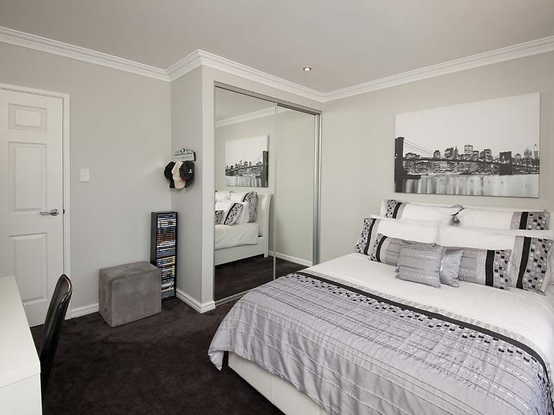 6 Scenic Drive, Maida Vale WA 6057