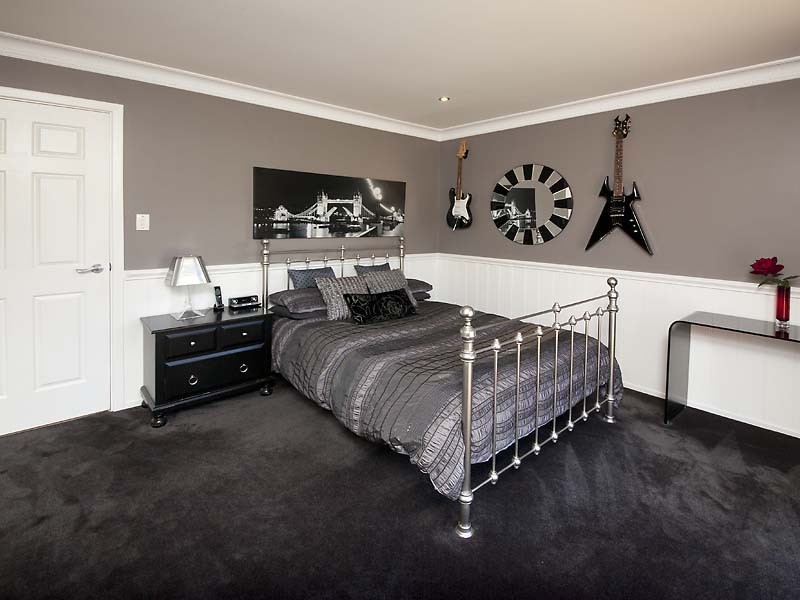 6 Scenic Drive, Maida Vale WA 6057