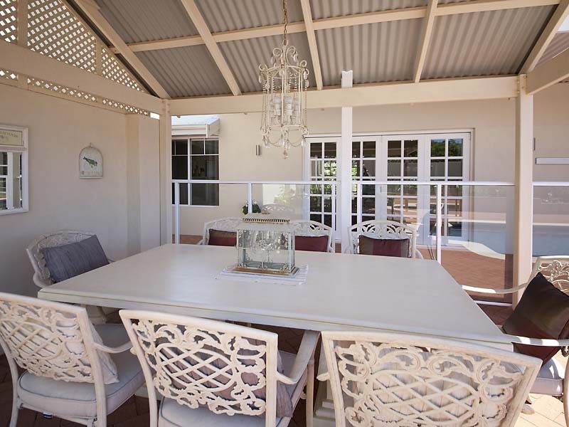 6 Scenic Drive, Maida Vale WA 6057