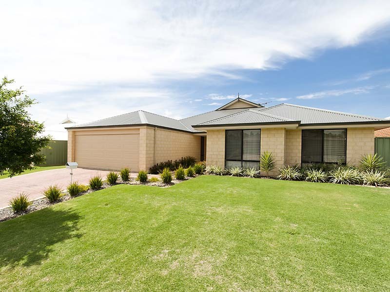 10 Barnden Road, Helena Valley WA 6056