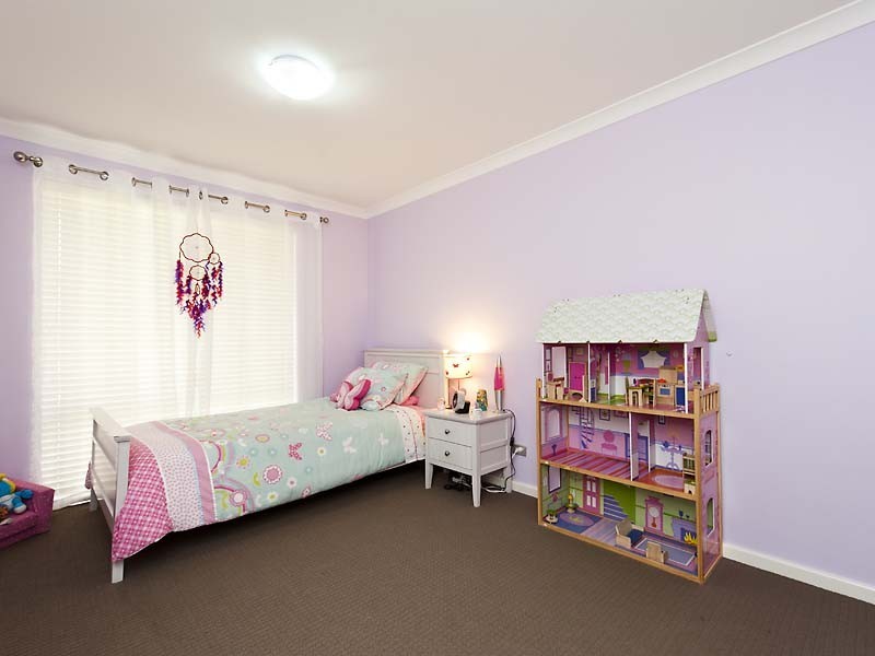 10 Barnden Road, Helena Valley WA 6056