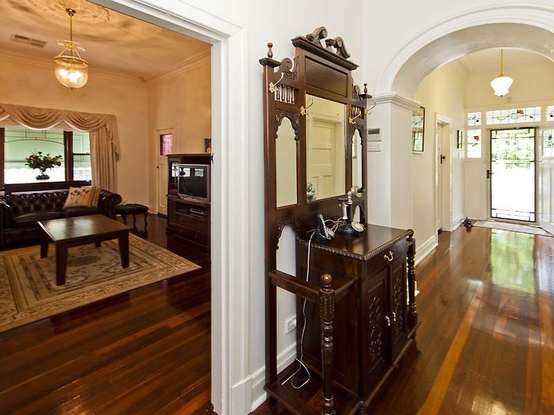 95 Terrace Road, Guildford WA 6055