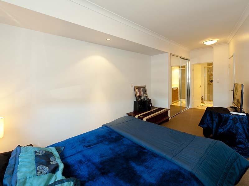 13/6 Keane, Midland WA 6056