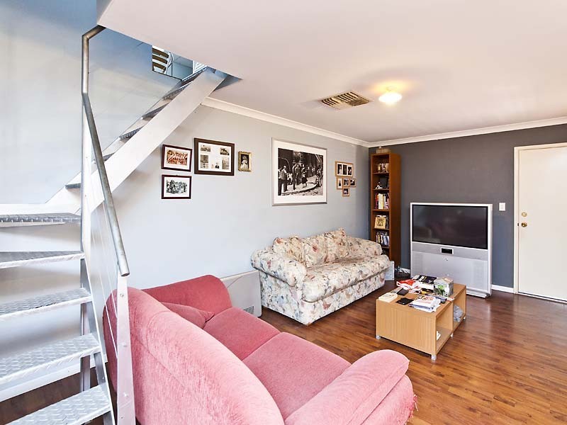 9a New Bond Street, Midland WA 6056