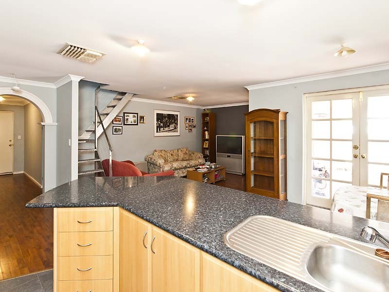 9a New Bond Street, Midland WA 6056