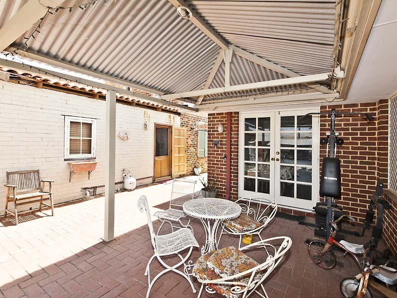 9a New Bond Street, Midland WA 6056