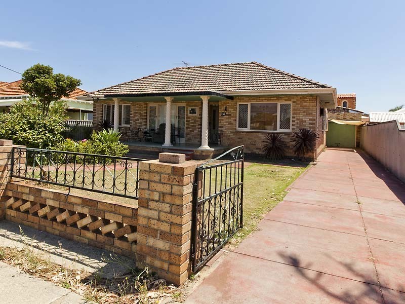 52 North Street, Midland WA 6056