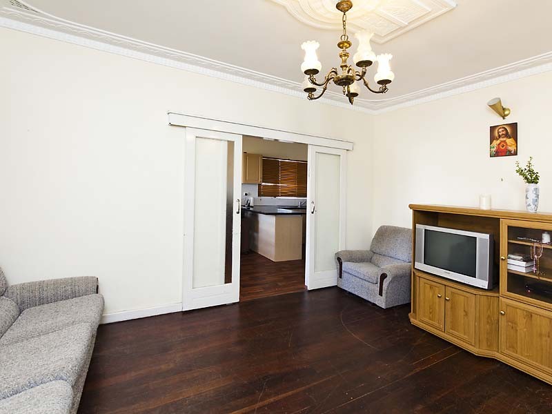 52 North Street, Midland WA 6056