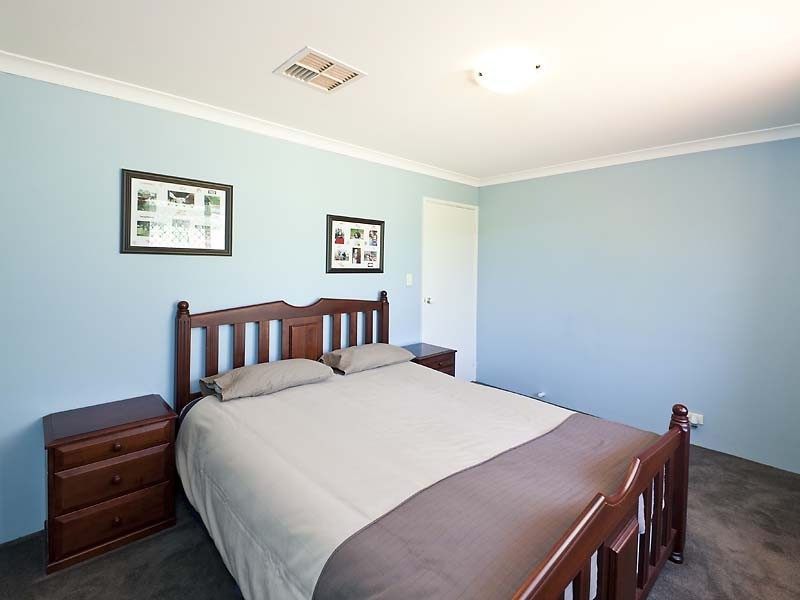 64 Lakeside Drive, Helena Valley WA 6056