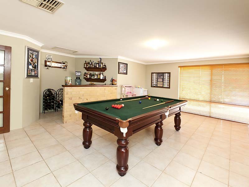 64 Lakeside Drive, Helena Valley WA 6056