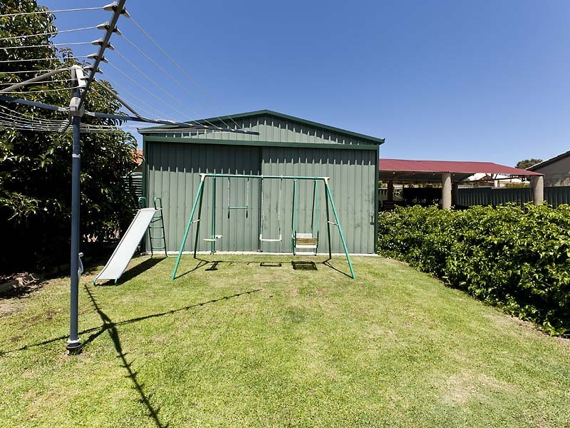 64 Lakeside Drive, Helena Valley WA 6056