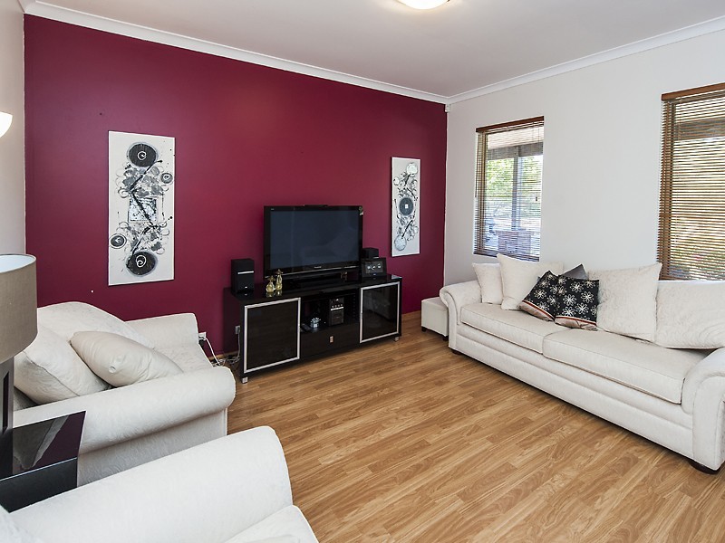 76 Lakeside Drive, Helena Valley WA 6056