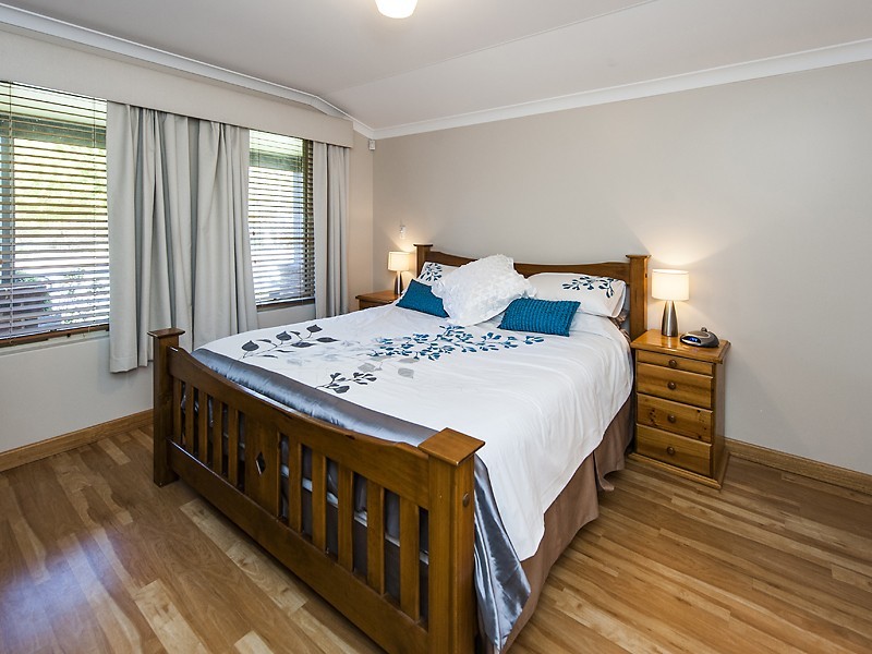 76 Lakeside Drive, Helena Valley WA 6056