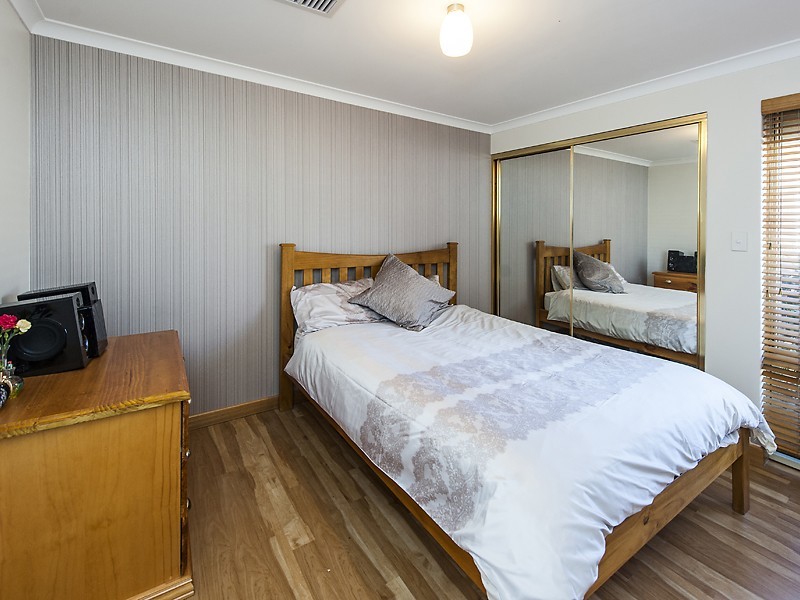 76 Lakeside Drive, Helena Valley WA 6056