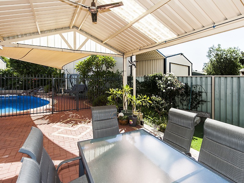 76 Lakeside Drive, Helena Valley WA 6056